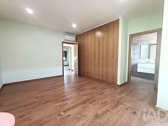 Moradia T3 para Venda em Vale Foto 16