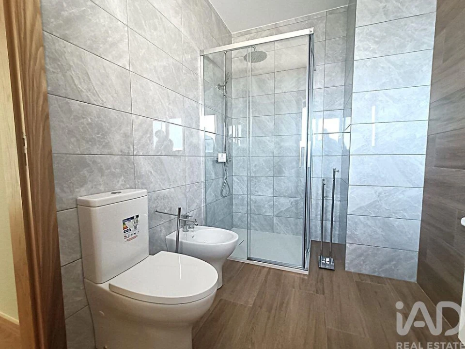 Moradia T3 para Venda em Vale Foto 18