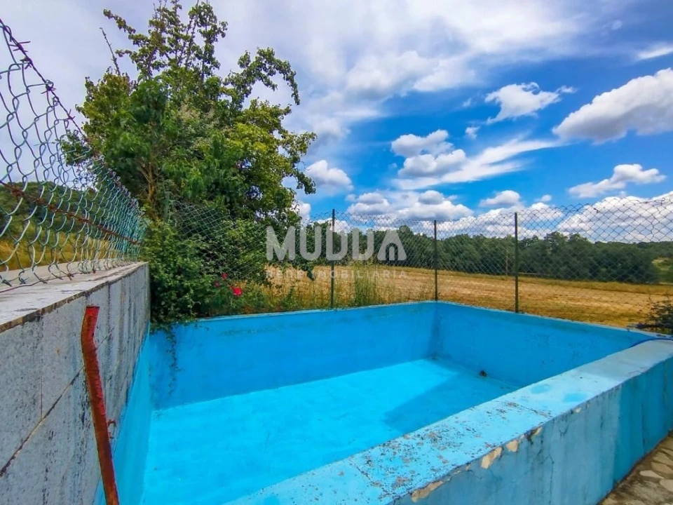 Moradia T4 para Venda em Aguas Frias Foto 3