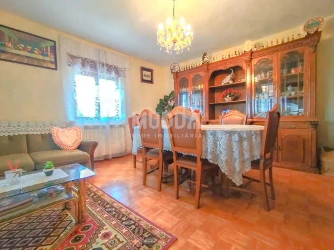 Moradia T4 para Venda em Aguas Frias Foto 21