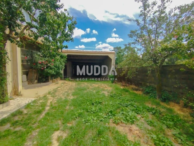 Moradia T4 para Venda em Aguas Frias Foto 5