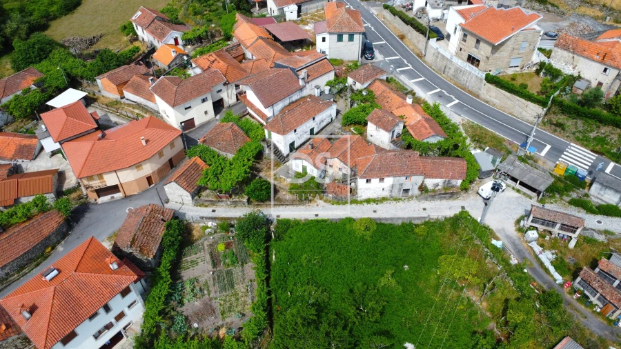 Moradia T3 para Venda em Campelo e Ovil Foto 16