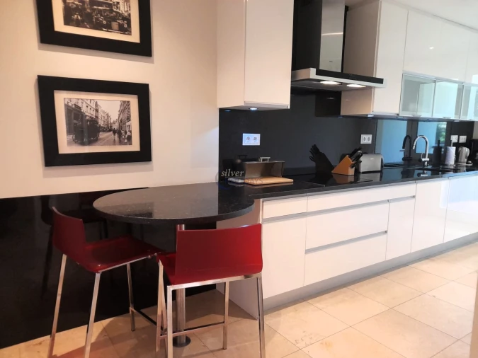 Apartamento T2 para Venda em Quarteira Foto 4