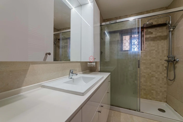 Apartamento T3 para Venda em Carnide Foto 13