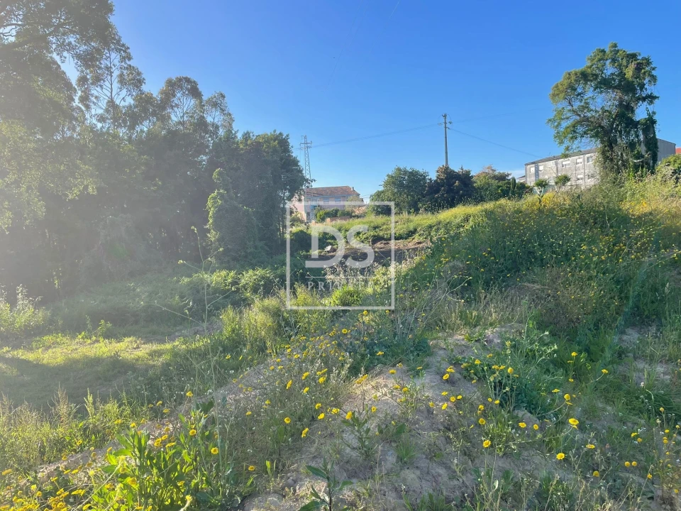 Terreno para Venda em Espinho Foto 1