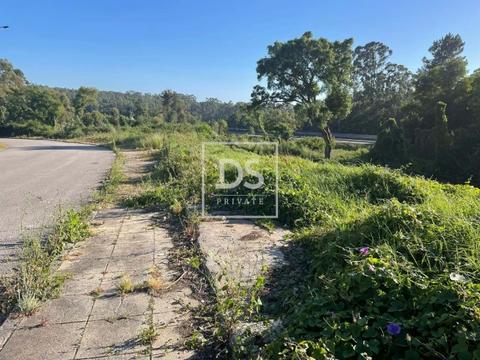 Terreno para Venda em Espinho Foto 2