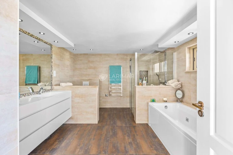 Moradia T3 para Venda em Olhão Foto 12