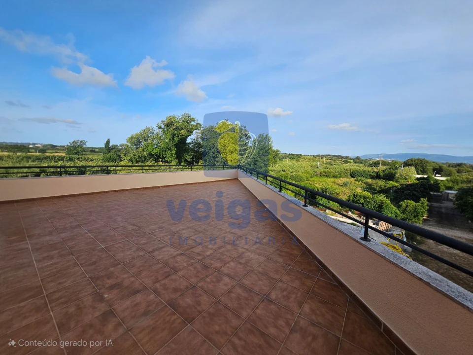 Apartamento T4 para Venda em Bombarral e Vale Covo Foto 14