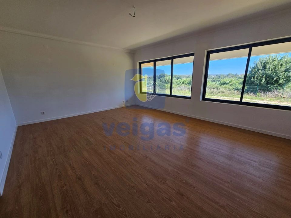 Apartamento T4 para Venda em Bombarral e Vale Covo Foto 33