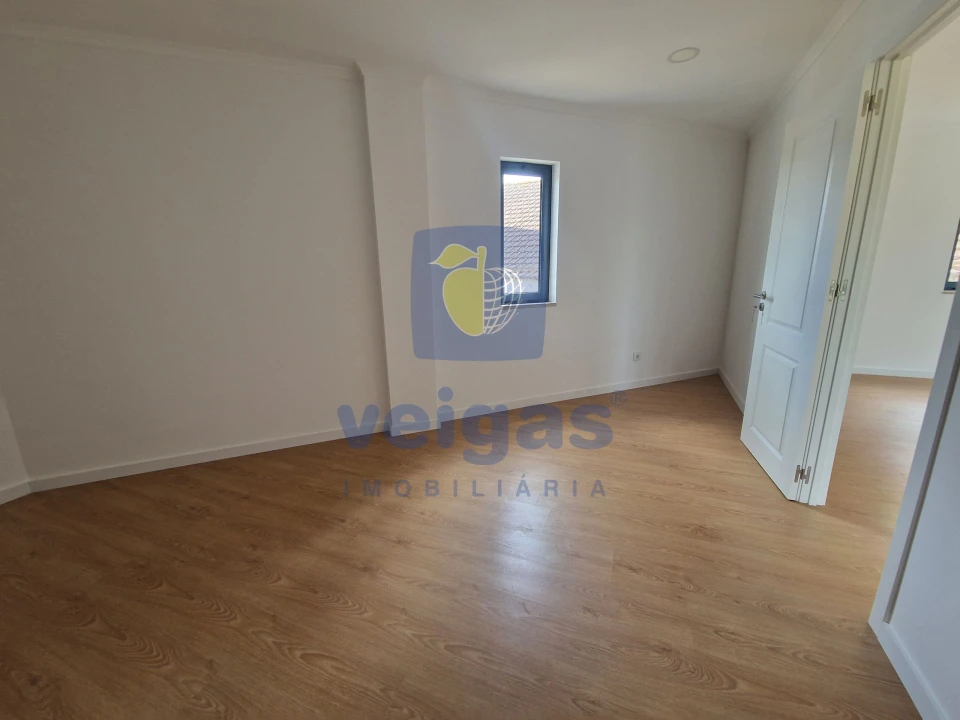 Apartamento T4 para Venda em Bombarral e Vale Covo Foto 26