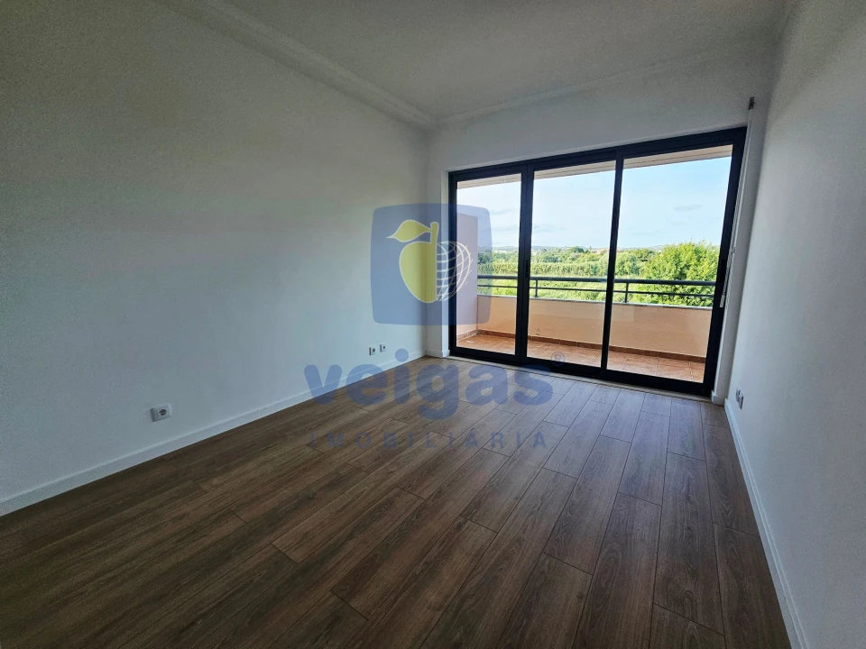 Apartamento T4 para Venda em Bombarral e Vale Covo Foto 23