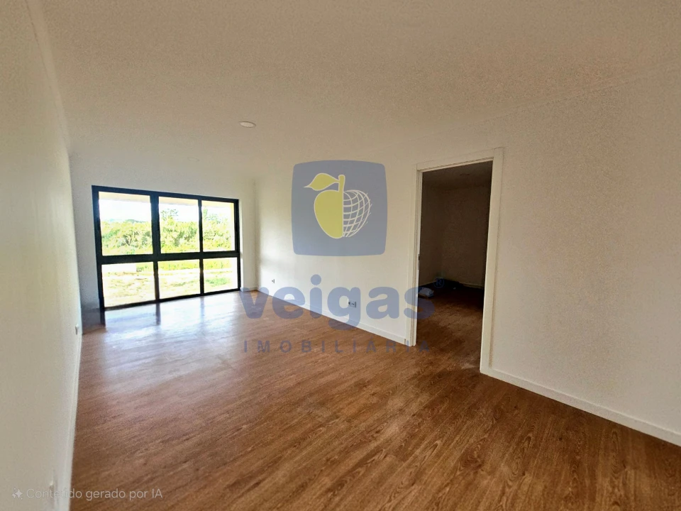 Apartamento T4 para Venda em Bombarral e Vale Covo Foto 7