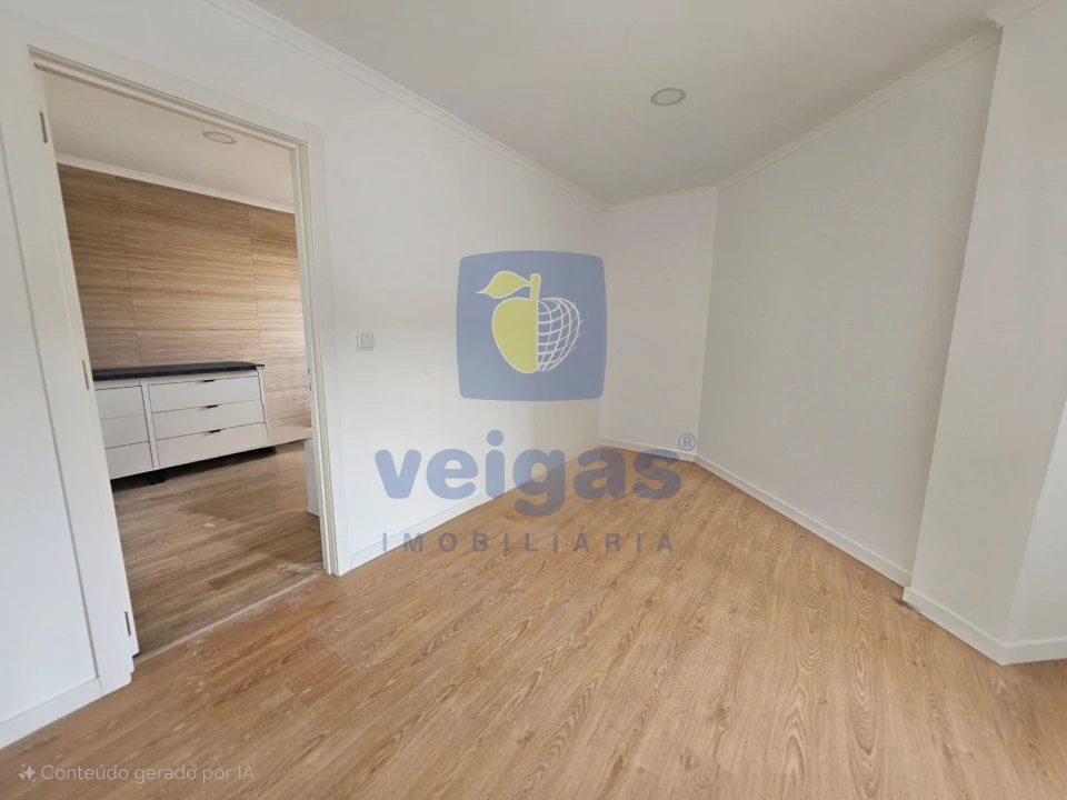 Apartamento T4 para Venda em Bombarral e Vale Covo Foto 9