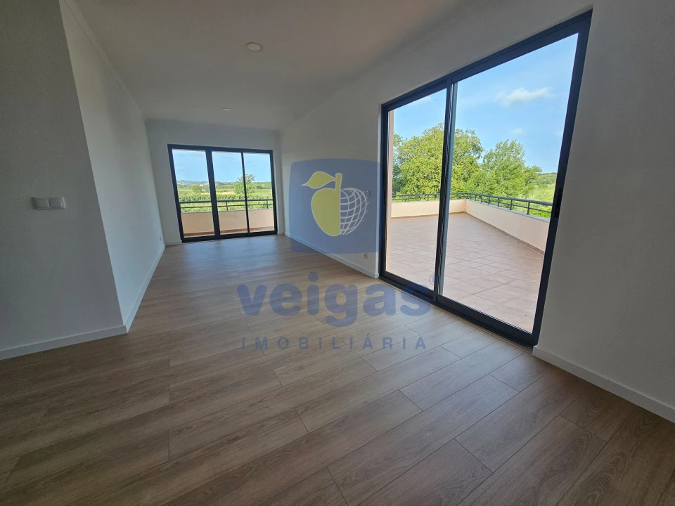 Apartamento T4 para Venda em Bombarral e Vale Covo Foto 17