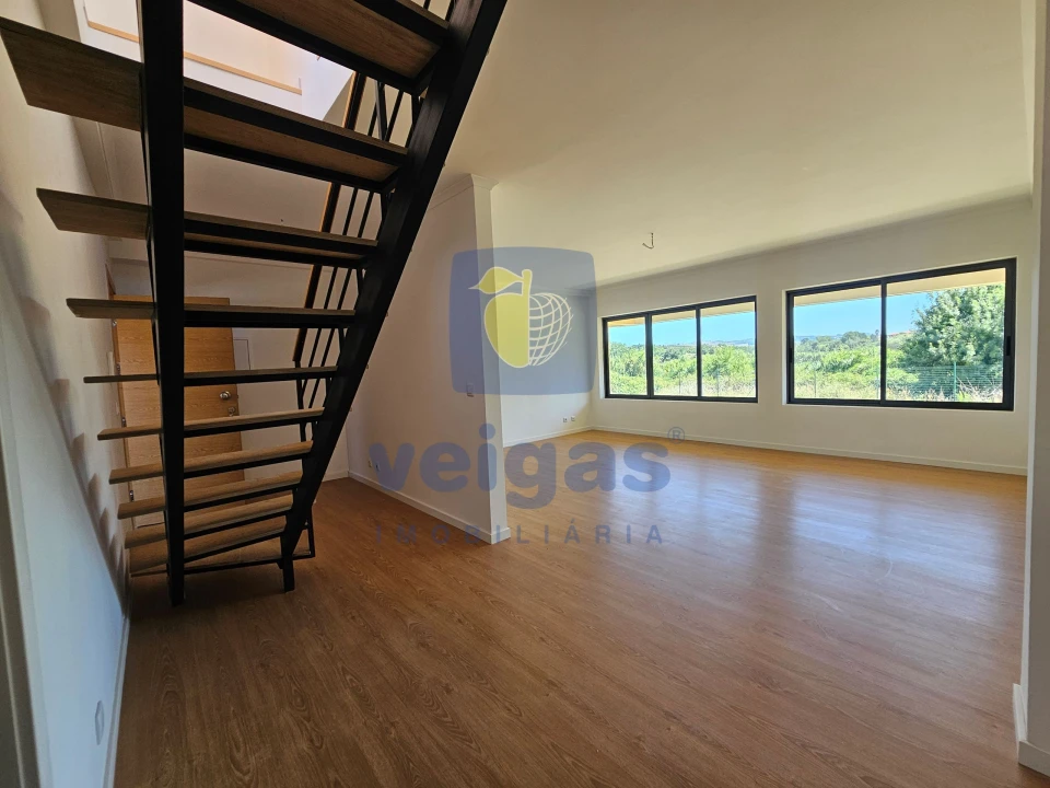 Apartamento T4 para Venda em Bombarral e Vale Covo Foto 35