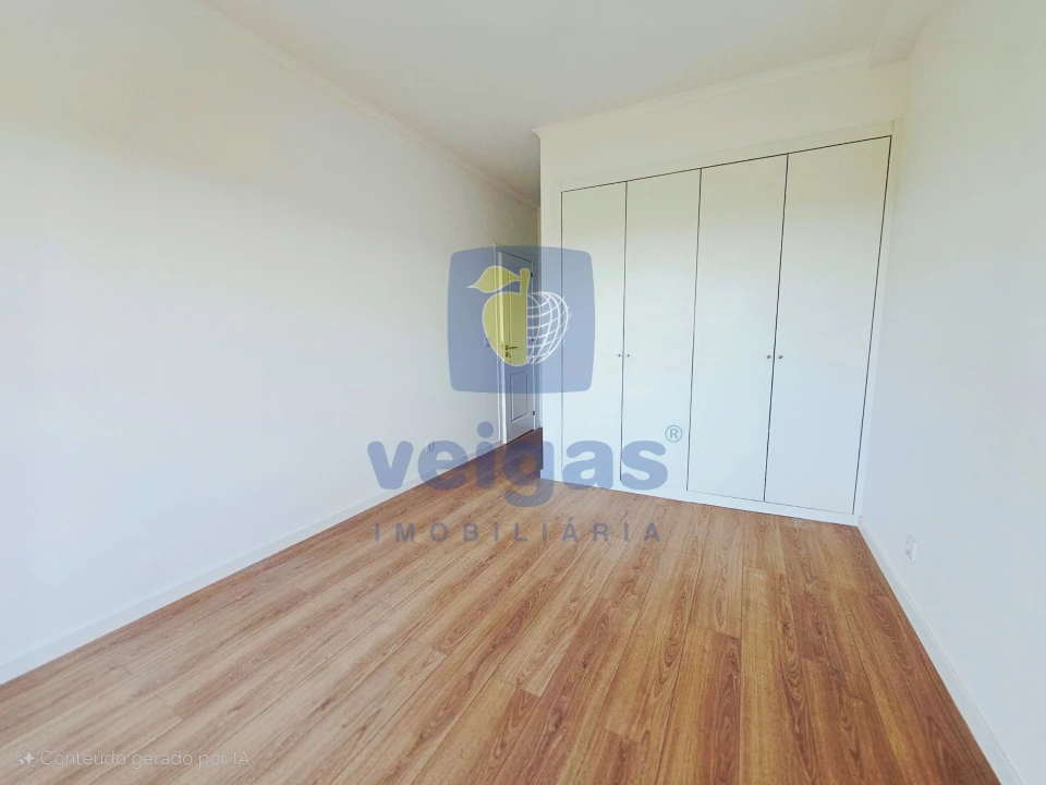 Apartamento T4 para Venda em Bombarral e Vale Covo Foto 24