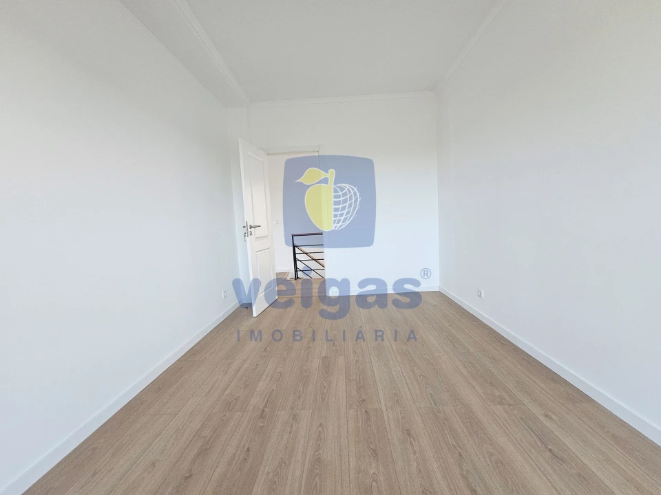 Apartamento T4 para Venda em Bombarral e Vale Covo Foto 21