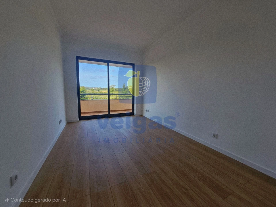 Apartamento T4 para Venda em Bombarral e Vale Covo Foto 20