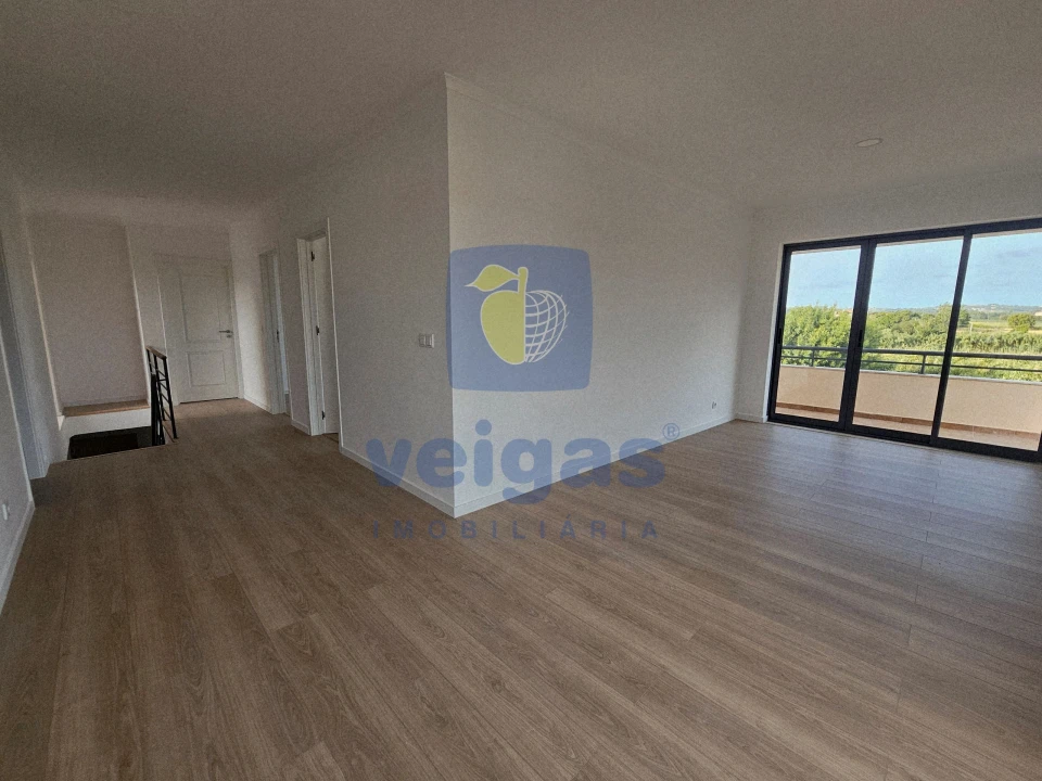 Apartamento T4 para Venda em Bombarral e Vale Covo Foto 19