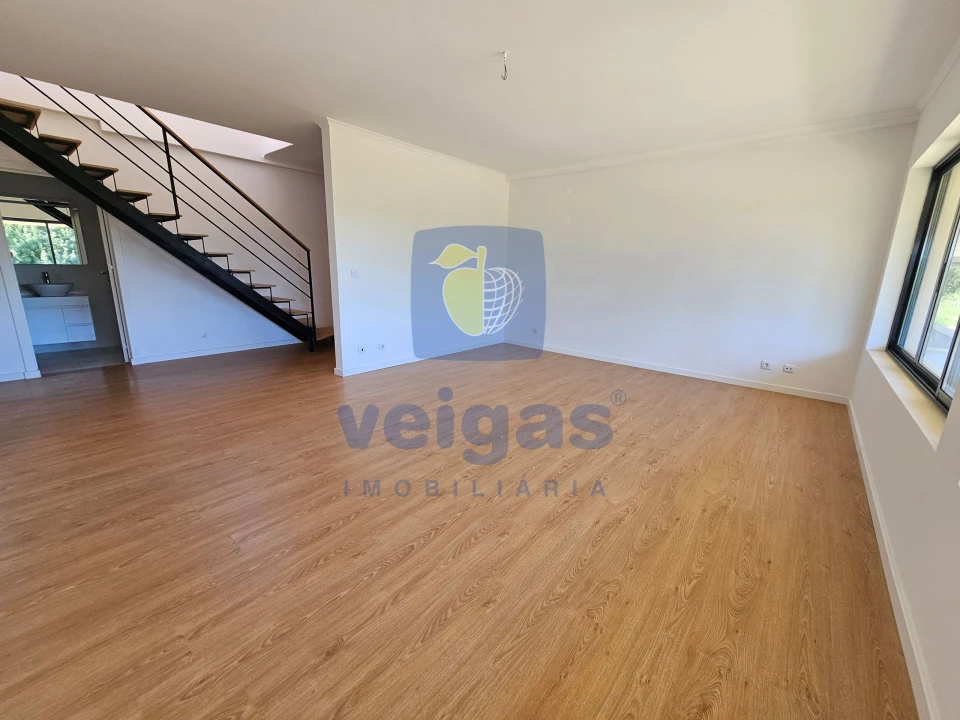Apartamento T4 para Venda em Bombarral e Vale Covo Foto 31