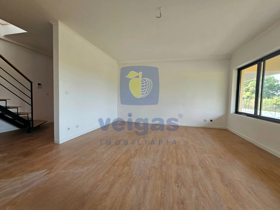 Apartamento T4 para Venda em Bombarral e Vale Covo Foto 4