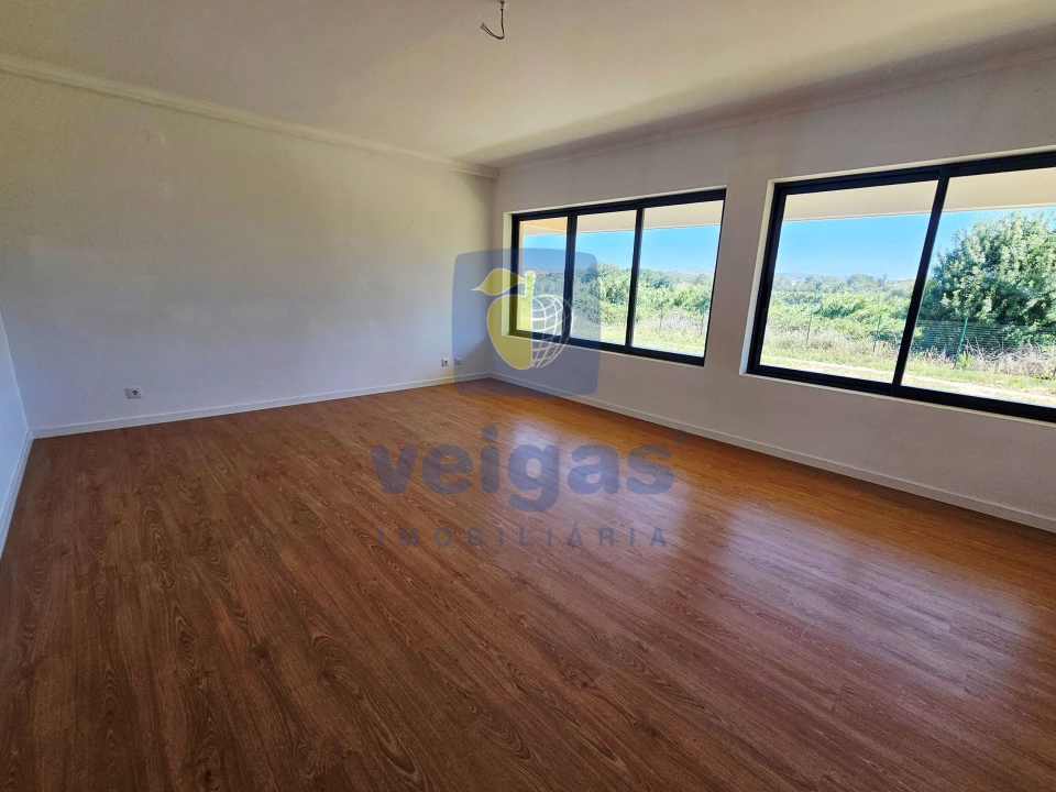 Apartamento T4 para Venda em Bombarral e Vale Covo Foto 32