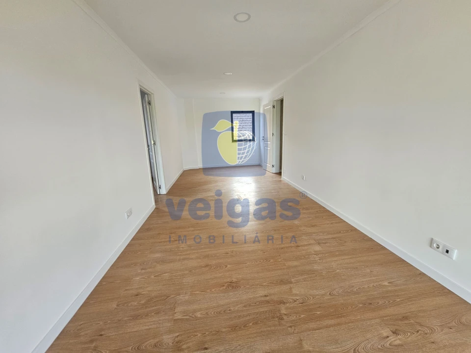 Apartamento T4 para Venda em Bombarral e Vale Covo Foto 8