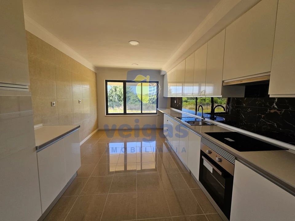 Apartamento T4 para Venda em Bombarral e Vale Covo Foto 1