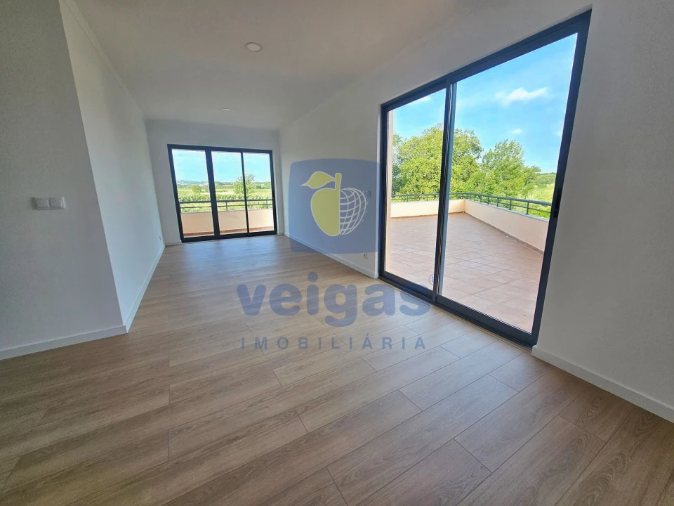 Apartamento T4 para Venda em Bombarral e Vale Covo Foto 16