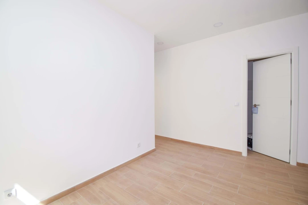 Apartamento T2 para Arrendamento em Misericórdia Foto 8