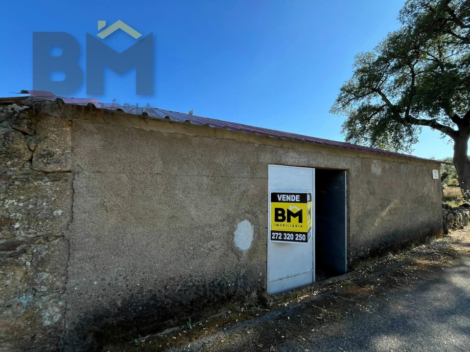 Armazém para Venda em Freixial e Juncal do Campo Foto 2