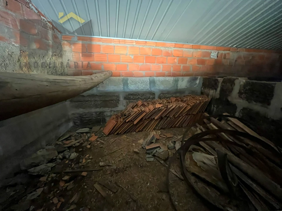 Armazém para Venda em Freixial e Juncal do Campo Foto 9