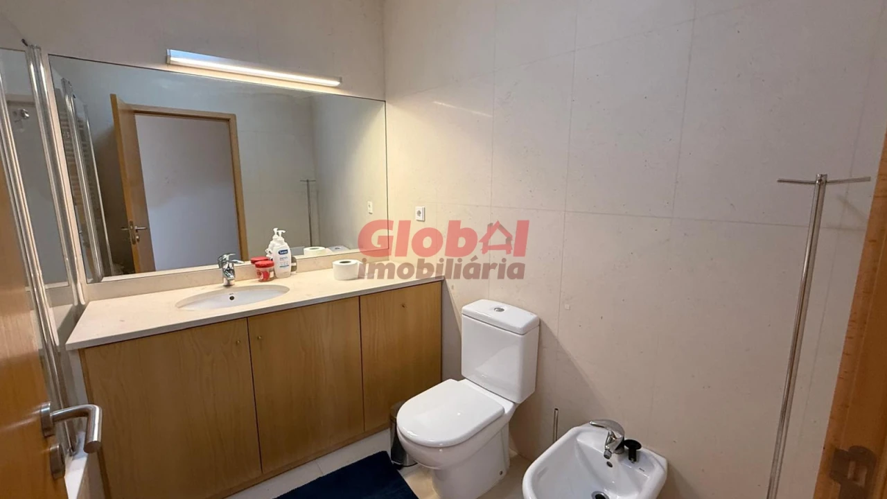 Apartamento T6 para Venda em Viseu Foto 5