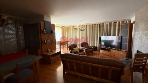 Apartamento T6 para Venda em Viseu