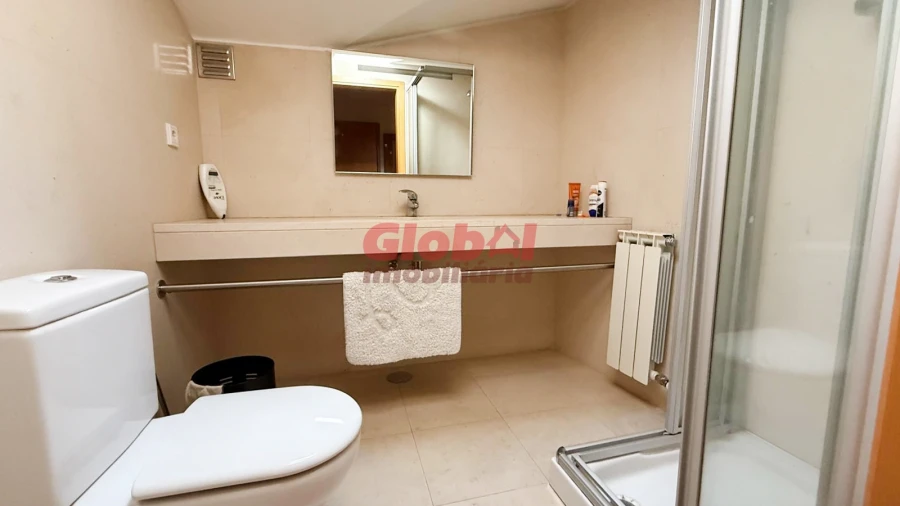 Apartamento T6 para Venda em Viseu Foto 12