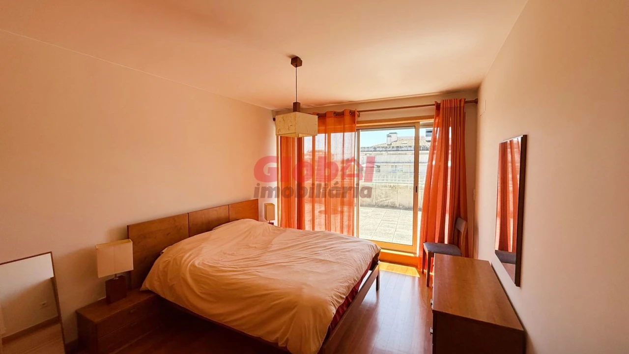 Apartamento T6 para Venda em Viseu Foto 6
