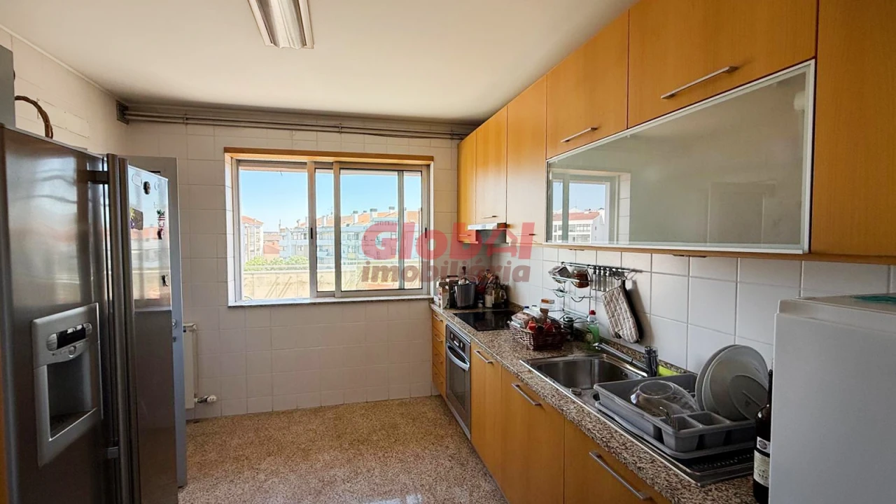 Apartamento T6 para Venda em Viseu Foto 1