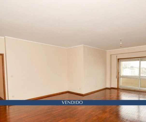 Apartamento T4 para Venda em Ramalde Foto 1