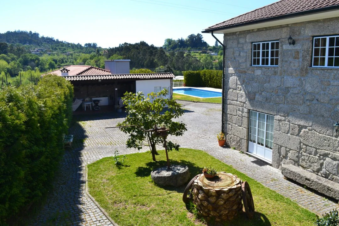 Quinta T6 para Venda em Fonte Arcada e Oliveira Foto 1