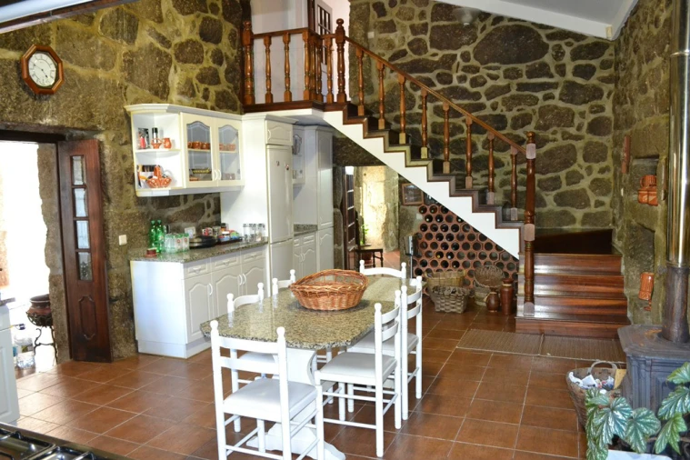 Quinta T6 para Venda em Fonte Arcada e Oliveira Foto 13