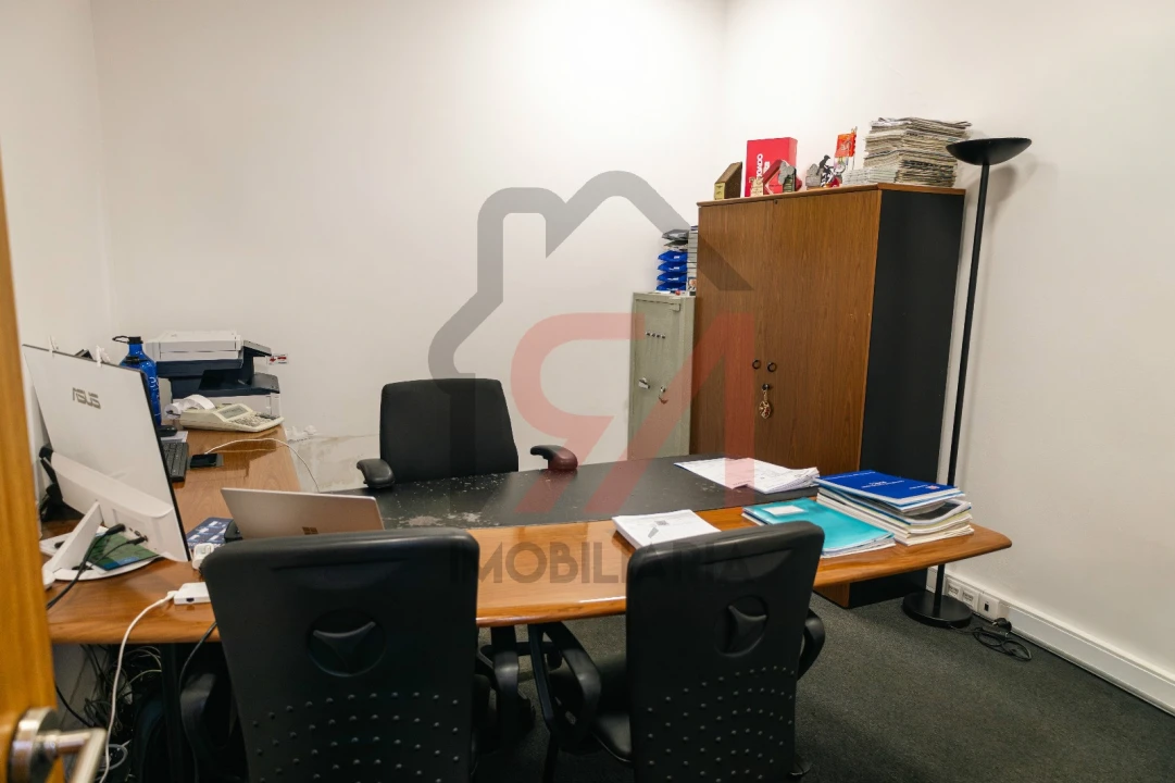 Armazém para Venda em Paços de Ferreira Foto 14