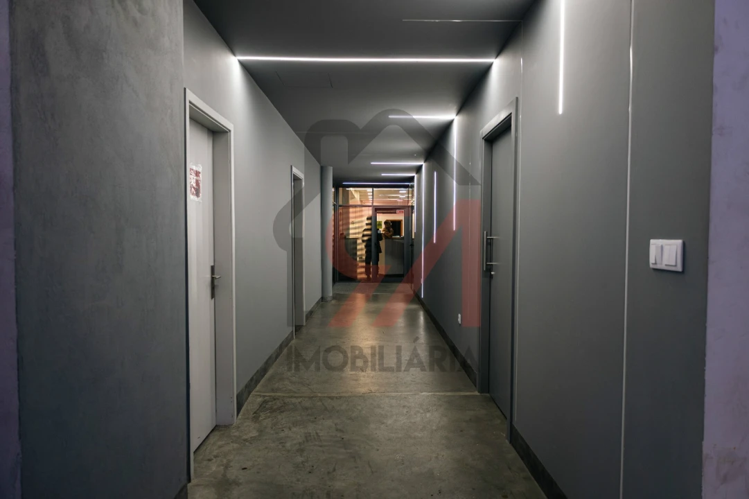 Armazém para Venda em Paços de Ferreira Foto 5