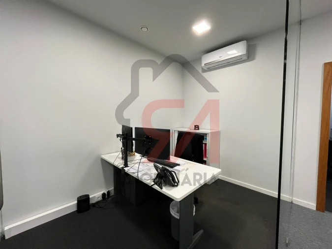 Armazém para Venda em Paços de Ferreira Foto 8