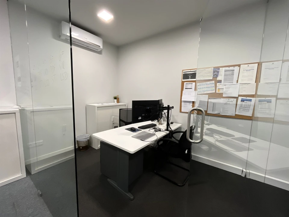 Armazém para Venda em Paços de Ferreira Foto 8