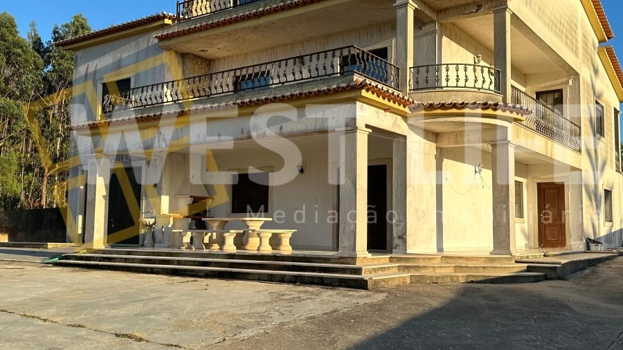 Moradia T6 para Venda em Santa Barbara