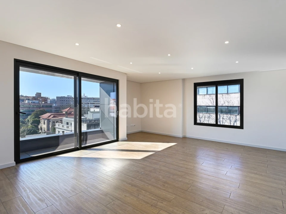 Apartamento T3 para Venda em Cedofeita, Santo Ildefonso, Sé, Miragaia, São Nicolau e Vitória Foto 1