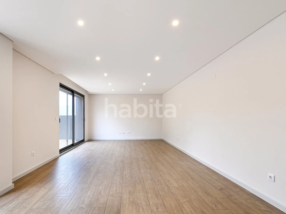 Apartamento T3 para Venda em Cedofeita, Santo Ildefonso, Sé, Miragaia, São Nicolau e Vitória Foto 1