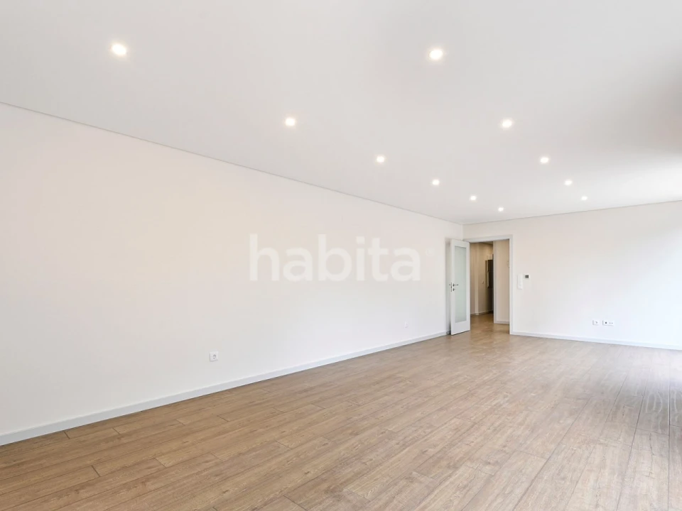 Apartamento T3 para Venda em Cedofeita, Santo Ildefonso, Sé, Miragaia, São Nicolau e Vitória Foto 2