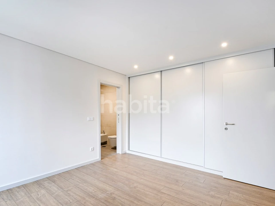 Apartamento T3 para Venda em Cedofeita, Santo Ildefonso, Sé, Miragaia, São Nicolau e Vitória Foto 5
