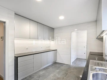 Apartamento T3 para Venda em Cedofeita, Santo Ildefonso, Sé, Miragaia, São Nicolau e Vitória